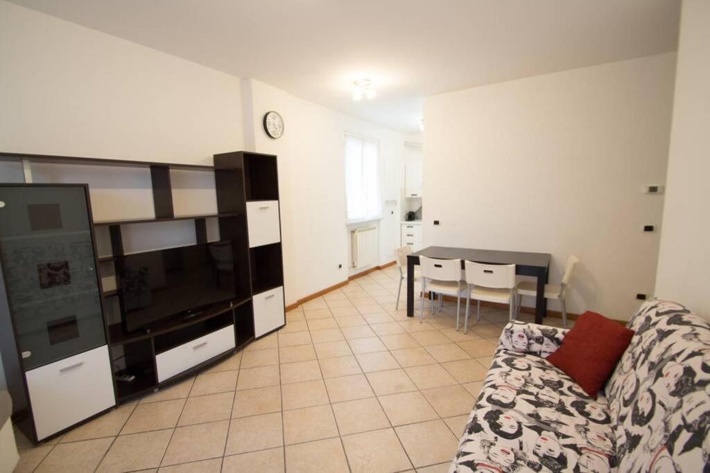 Appartamento Ristrutturato Con Terrazzo วาราซเซ ภายนอก รูปภาพ