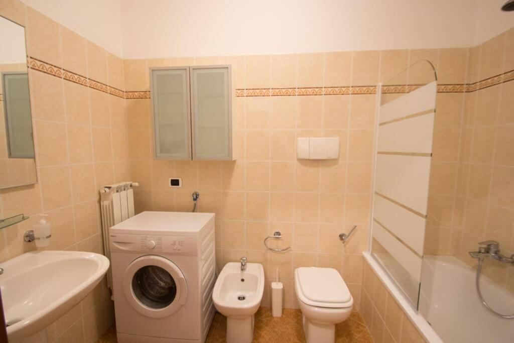 Appartamento Ristrutturato Con Terrazzo วาราซเซ ภายนอก รูปภาพ