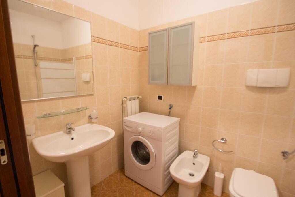 Appartamento Ristrutturato Con Terrazzo วาราซเซ ภายนอก รูปภาพ